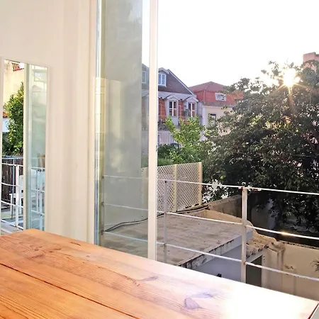 Cec Charm And Light! Downtown In Principe Real! Lisboa